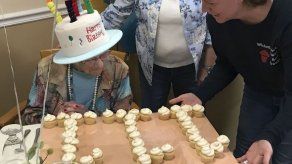 Mujer celebra su 111mo cumpleaños en Nueva Hampshire