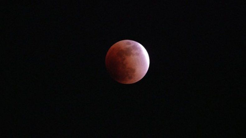 La Luna se teñirá de rojo este viernes, durante su eclipse más largo del siglo