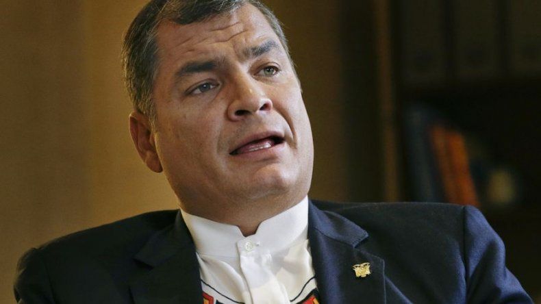 Correa posesiona a nueva cúpula militar de Ecuador tras cesar a la anterior