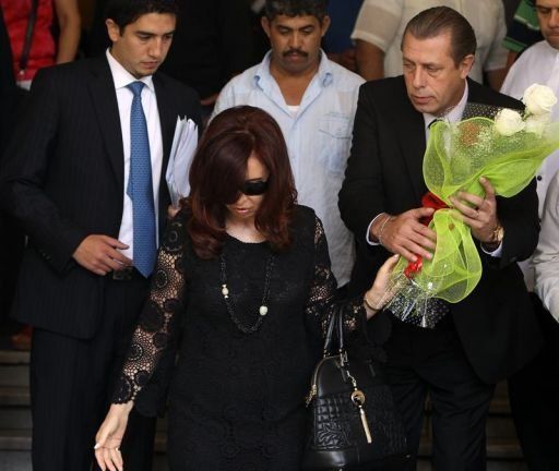 Cristina Fernández declina comentar sobre Chávez al salir de Cuba