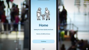 Estados Unidos agrega idiomas chino e hindi a app para autodeportación de migrantes