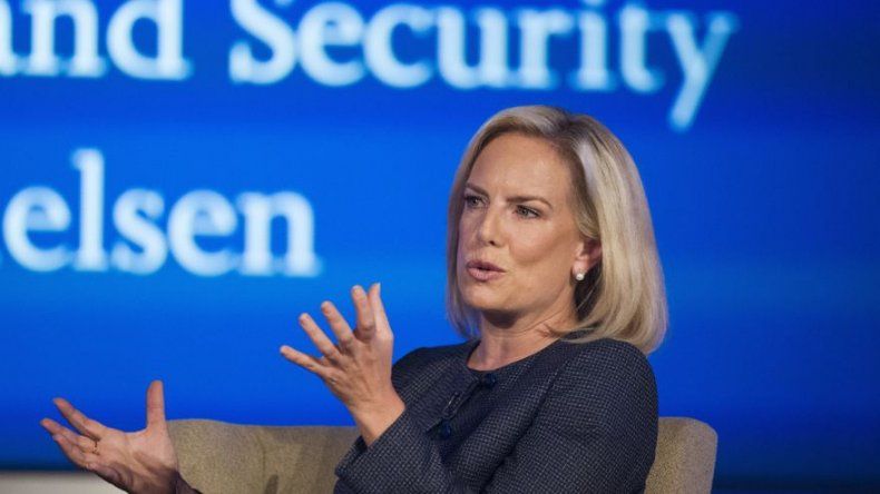 Gobierno de EEUU prolonga detención de familias inmigrantes