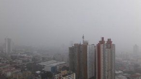Se registra aguacero con tormentas eléctricas en la Capital