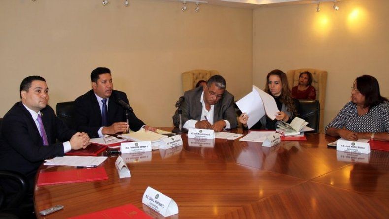 No hay atraso en revisión de denuncias contra magistrados según diputado Arrocha