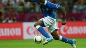 El polémico Balotelli logra por fin un aplauso unánime