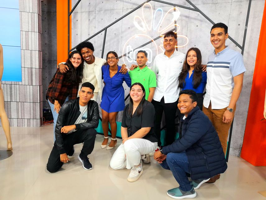 Finalistas de Creadores de Patria recorren instalaciones de Medcom