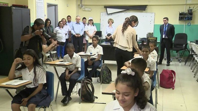 Estudiantes realizan primera prueba de conocimiento del concurso por la Excelencia Educativa