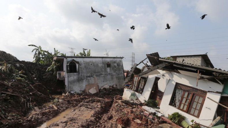 Sri Lanka: 16 muertos tras colapsar una montaña de basura