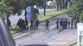 Universitarios se enfrentan a la Policía Nacional en protesta Universitarios se enfrentan a la Policía Nacional en protesta