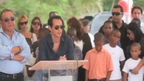 Marc Anthony encabeza inicio de construcción de orfanato dominicano