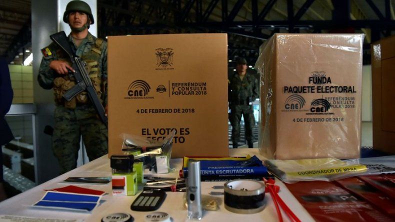 Unos 80.000 uniformados brindarán seguridad en la consulta popular en Ecuador