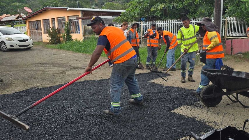 Los trabajos se desarrollaron en sectores como El Chumical y calle El Espino Los trabajos se desarrollaron en sectores como El Chumical y calle El Espino
