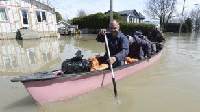 Oriente de Canadá batalla tras días de inundaciones