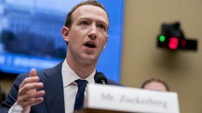 Parlamentarios británicos desean interrogar a Zuckerberg