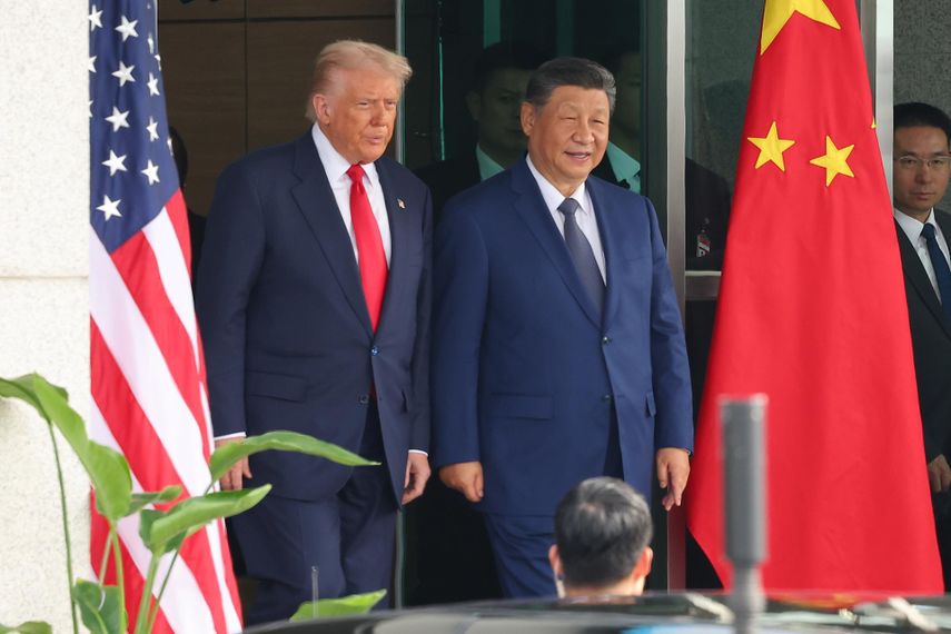 Donald Trump niega haber hablado sobre aranceles con Xi Jinping en su viaje a Pekín.