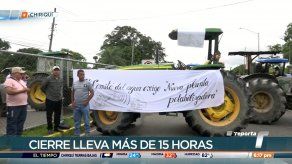 Cierre de vía por agrupaciones de Barú supera las 15 horas