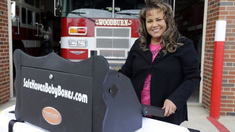 Indiana pudiera permitir  cajas para entrega de bebés