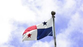 Al separarse el Departamento de Panamá de Colombia, nació la República de Panamá.