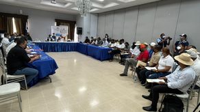 La mesa de diálogo con los docentes en Veraguas es mediada por el defensor del Pueblo.