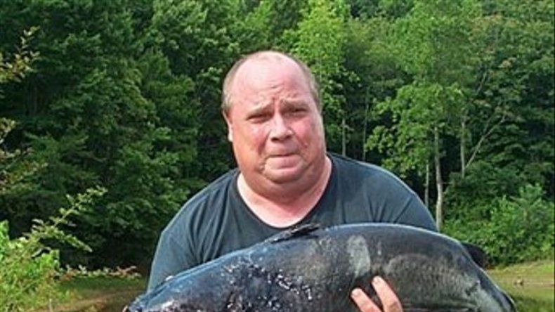 Pescador bate récord con caña de pescar de Barbie