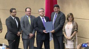 De La Guardia entrega a la Asamblea el proyecto de ley para exonerar el impuesto inmueble