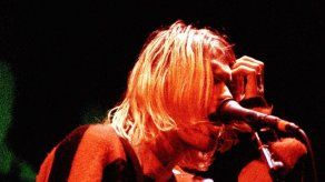 A subasta en EEUU un jersey y un mechón de pelo de Kurt Cobain