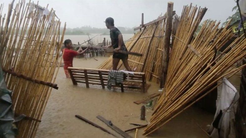 Tifón deja 2 muertos y miles de varados en Filipinas