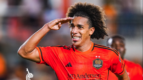 Así debes votas por Adalberto Coco Carrasquilla, nominado a los Houston Sports Awards.