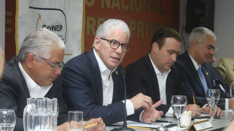 Empresarios se reúnen con candidato a la presidencia José Blandón