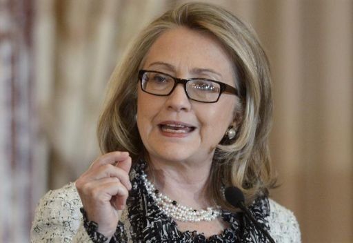 Clinton defiende su debilidad por la diplomacia suave en último discurso