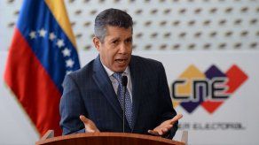 Candidato opositor venezolano llama a vencer la desconfianza y votar