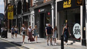 El programa de vacunación en el Reino Unido permitió administrar dos dosis del inmunizante anticovid al 68.5% de la población adulta desde diciembre.