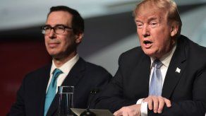 Secretario del Tesoro de EEUU criticado por costosos viajes en aviones militares