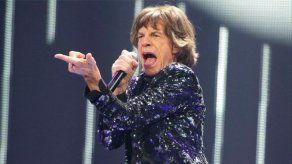 A Mick Jagger aún le queda bien su vieja ropa de los años 60
