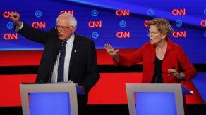 Aspirantes demócratas chocan por Medicare en su debate