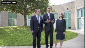 Obama visita a familiares de víctimas de tiroteo en Oregon