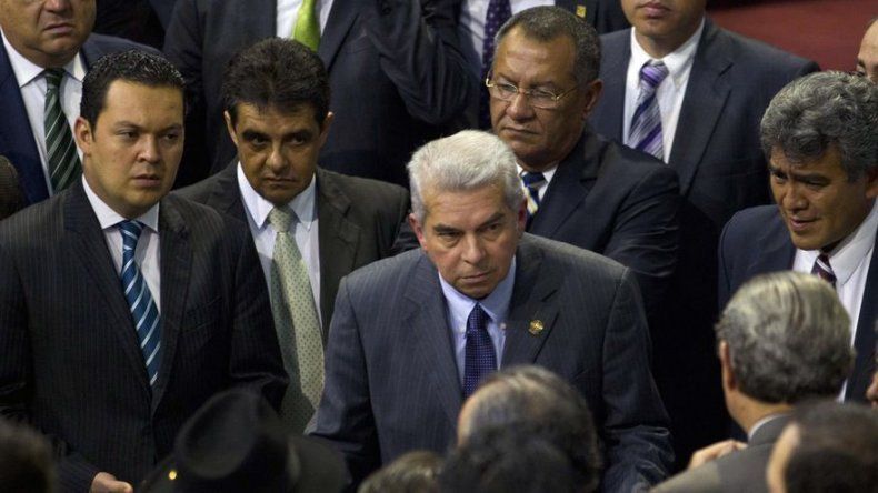 Presidente en Guatemala cambia de nuevo terna a vicepresidente