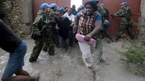 Huracanes dejan daños por 10