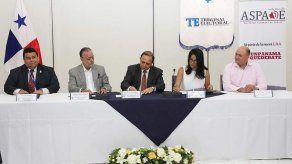 Firman convenio que establece programa nacional de debate