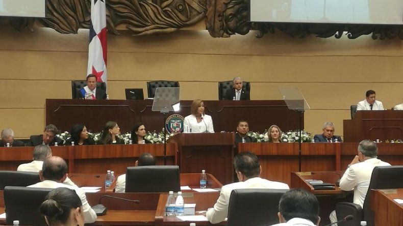 Bases de CD piden expulsión de diputados que no apoyaron candidatura de Vega