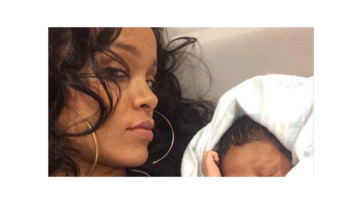 Rihanna Siente Adoracion Por Su Sobrina