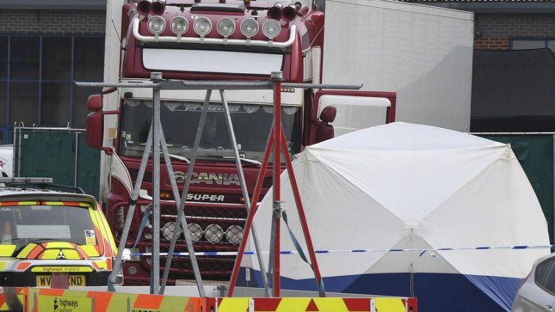La policía halla 39 cadáveres en un camión en Inglaterra