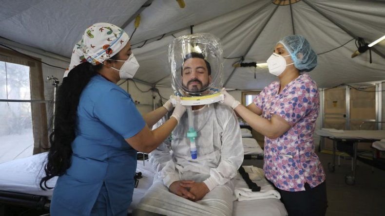 Hospital en Bogotá usa cascos ‘burbuja’ en pacientes COVID
