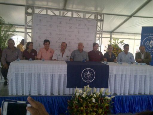 Colocan primera piedra de nuevo Centro Hospitalario en Chiriquí