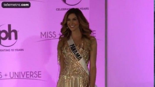 Traje de noche de Señorita Panamá causa sensación