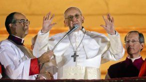 El papa pide rezar en silencio por la paz en Ucrania y Oriente Medio El papa pide rezar en silencio por la paz en Ucrania y Oriente Medio