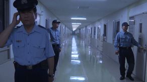 Después de largos años de espera, los reos en el corredor de la muerte no conocen su ejecución hasta horas antes de que ocurra.