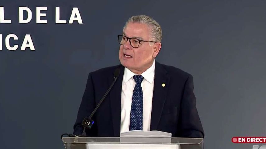 Contralor confirma retención de salarios a docentes.&nbsp;