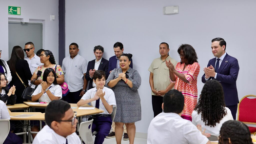 Rediseño curricular de inglés en Panamá. Rediseño curricular de inglés en Panamá.