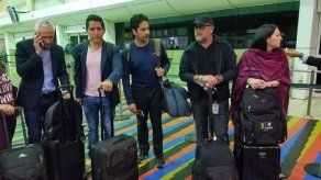 Periodistas de Univisón llegan a Miami tras retención en Caracas